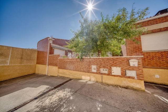 Casa adosada en Venta en Villanubla