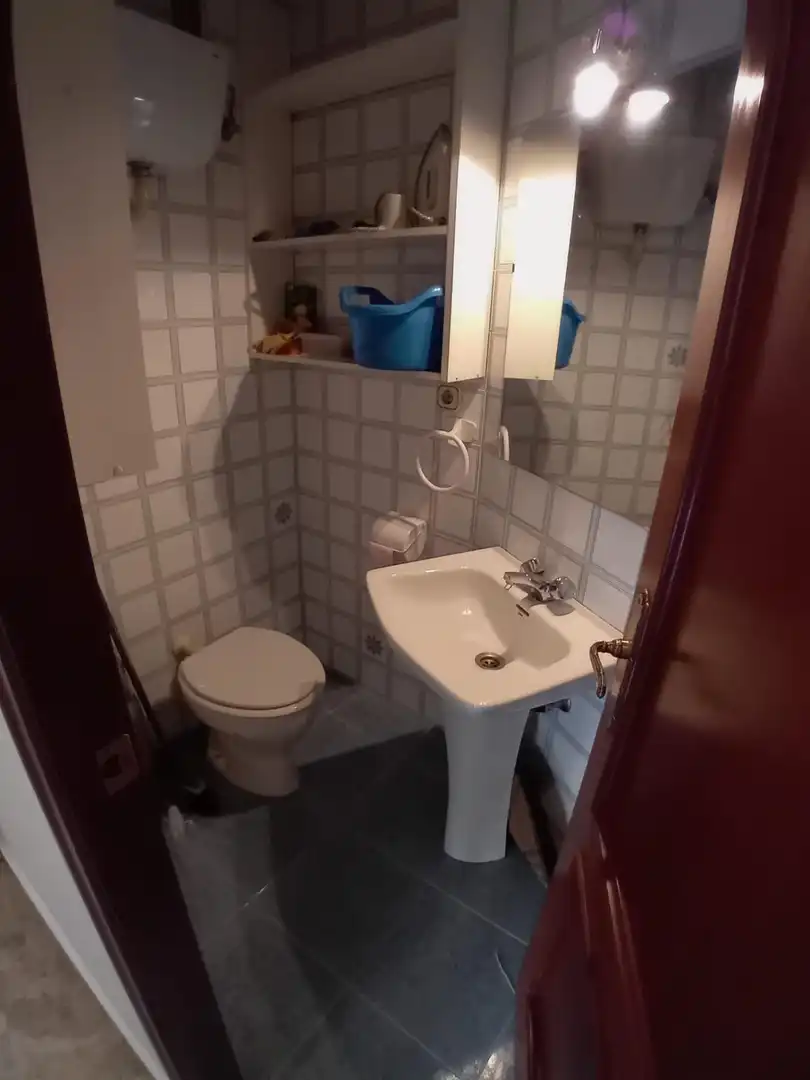Bathroom of Flat for rent in Córdoba  with Air Conditioner, Heating and Private garden