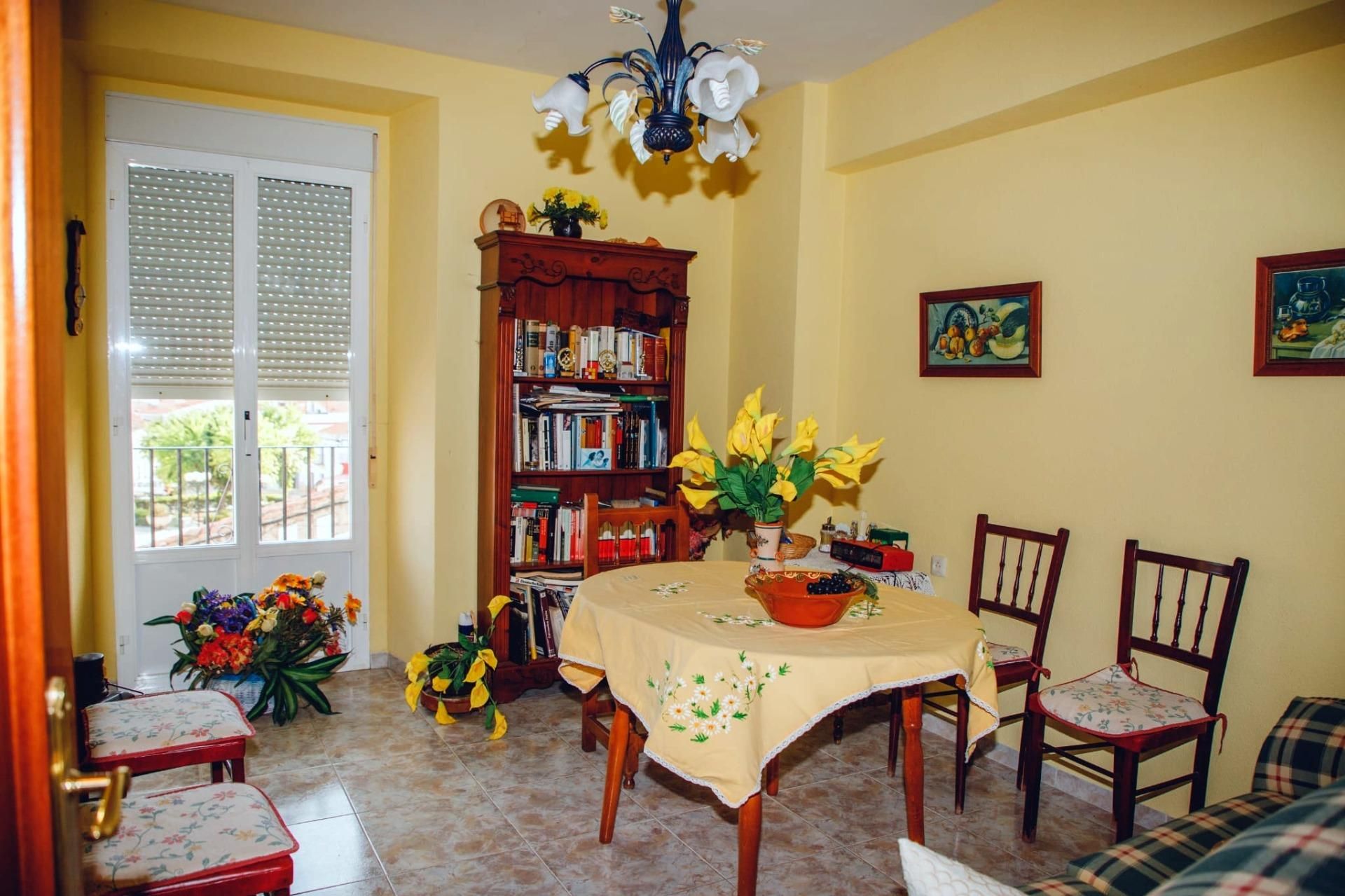 Building for sale in Santiago de Alcántara