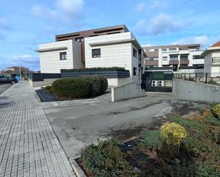 Vista exterior de Pis de lloguer en Santa Cruz de Bezana amb Calefacció i Traster