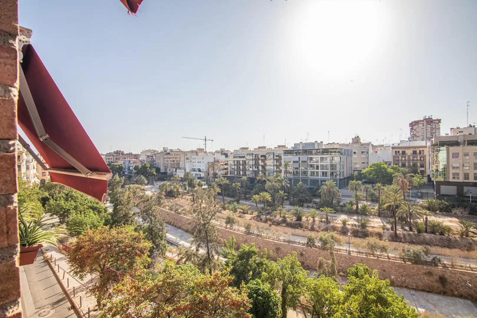 Vista exterior de Dúplex en venta en Elche / Elx con Aire acondicionado, Calefacción y Trastero