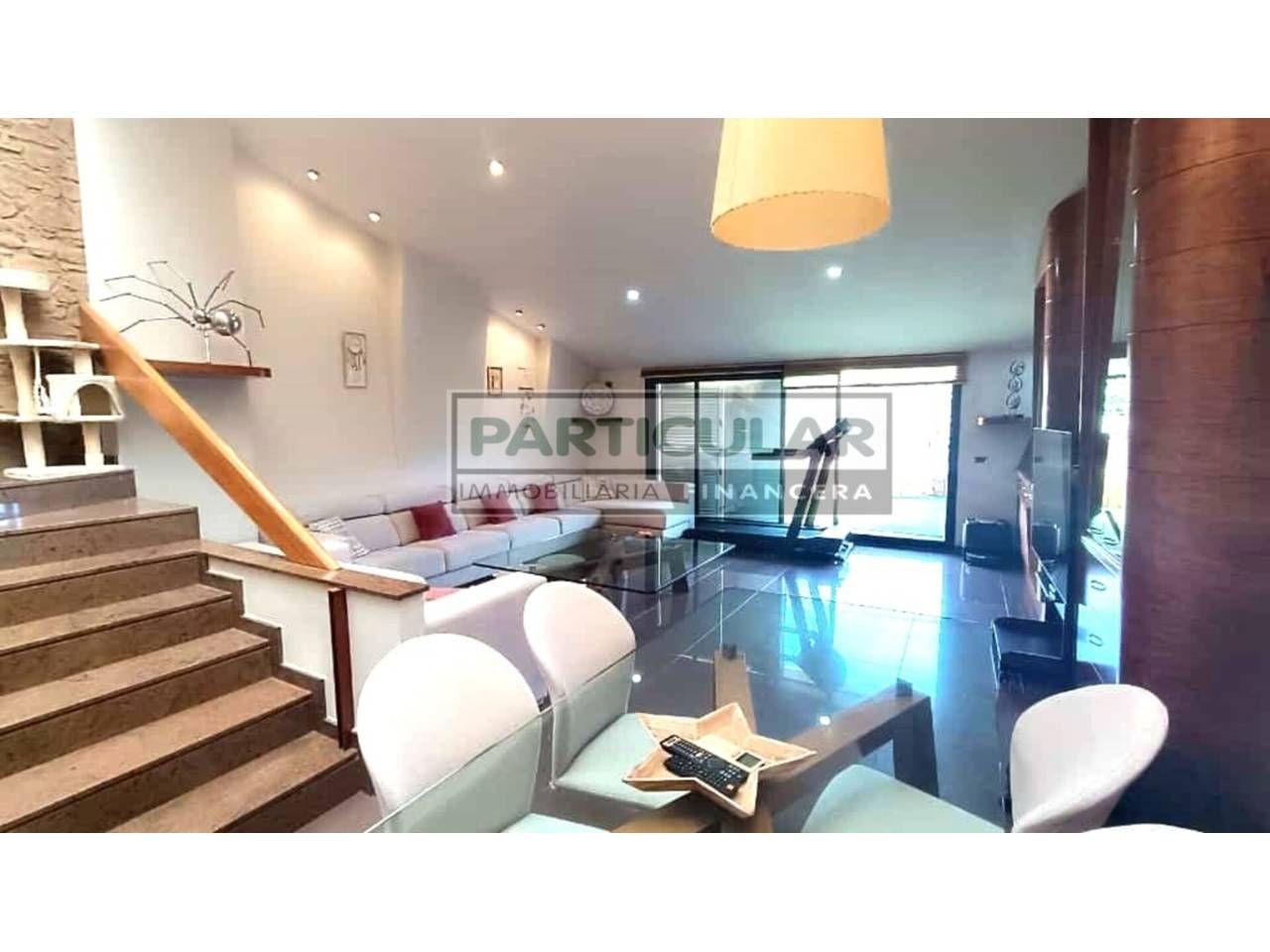 Sala de estar de Casa adosada en venta en Mataró con Aire acondicionado, Calefacción y Terraza