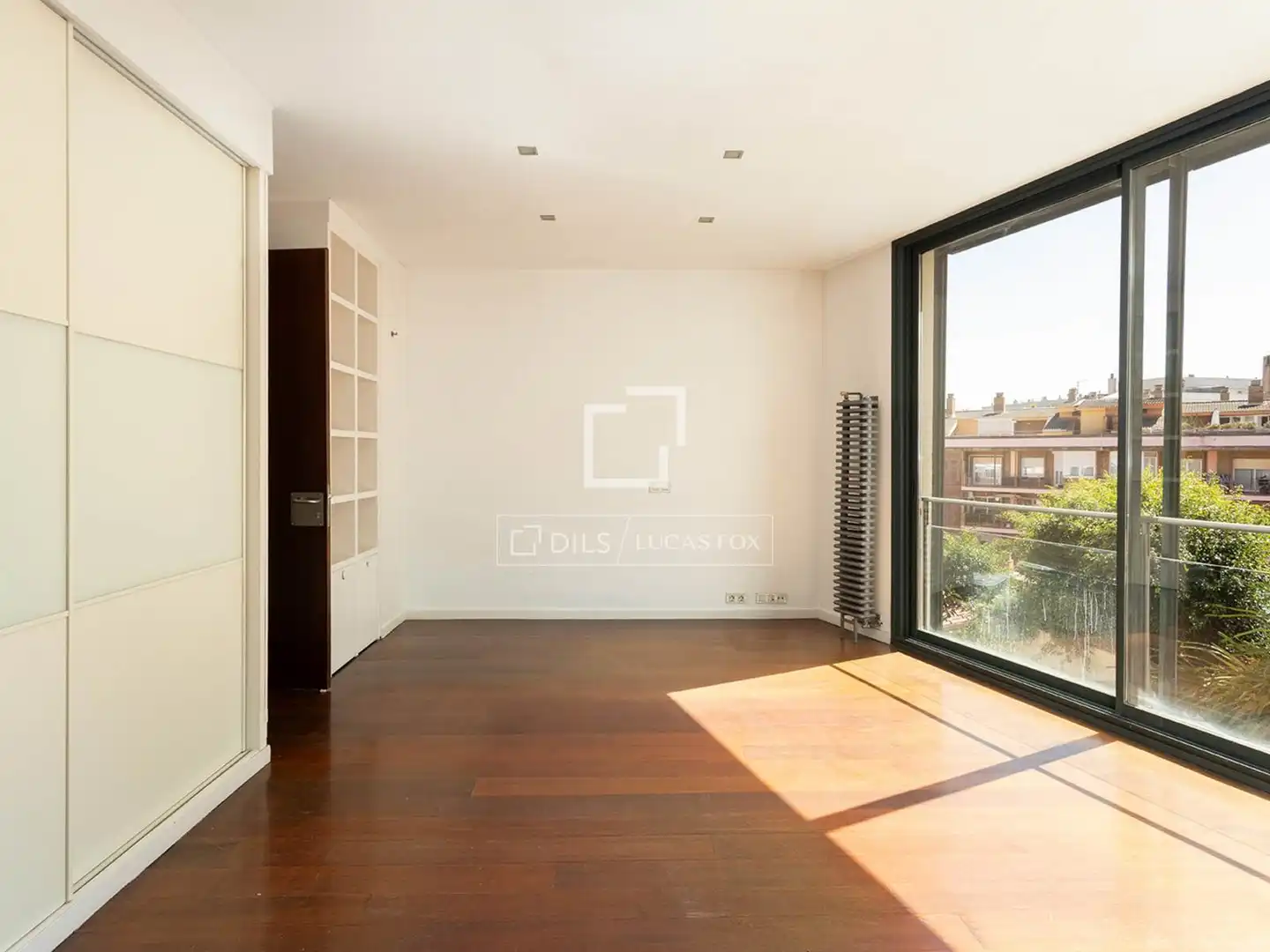 Living room of Houses for sale in Barcelona  with Air Conditioner, Terrace and Storage room