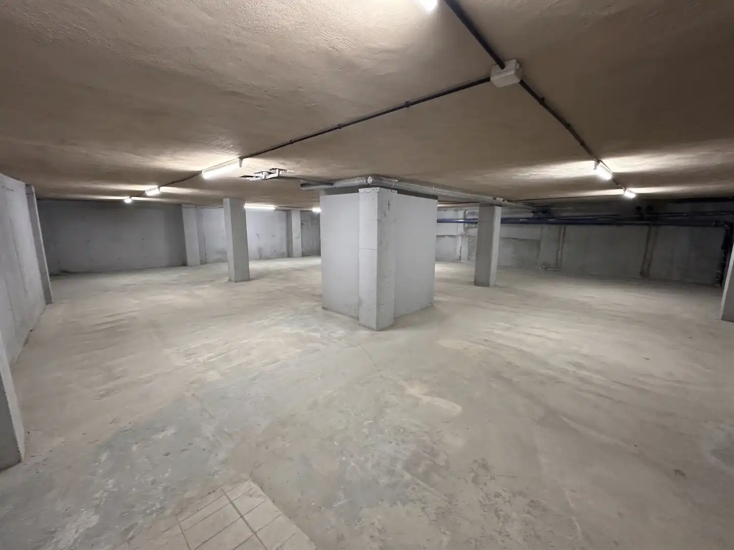 Business premises for sale in Calle José María Martínez Cachero 31, imagen 4
