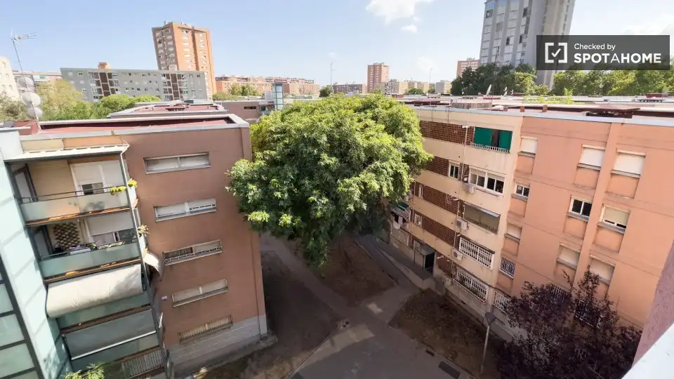 Vista exterior de Piso para compartir en Sant Adrià de Besòs con Aire acondicionado, Calefacción y Amueblado
