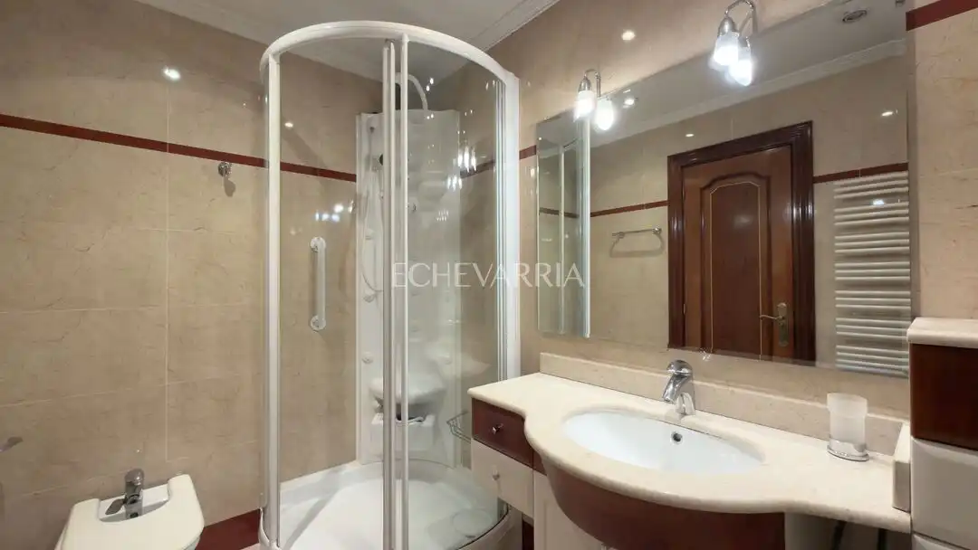 Bathroom of Flat for sale in Bilbao   with Heating