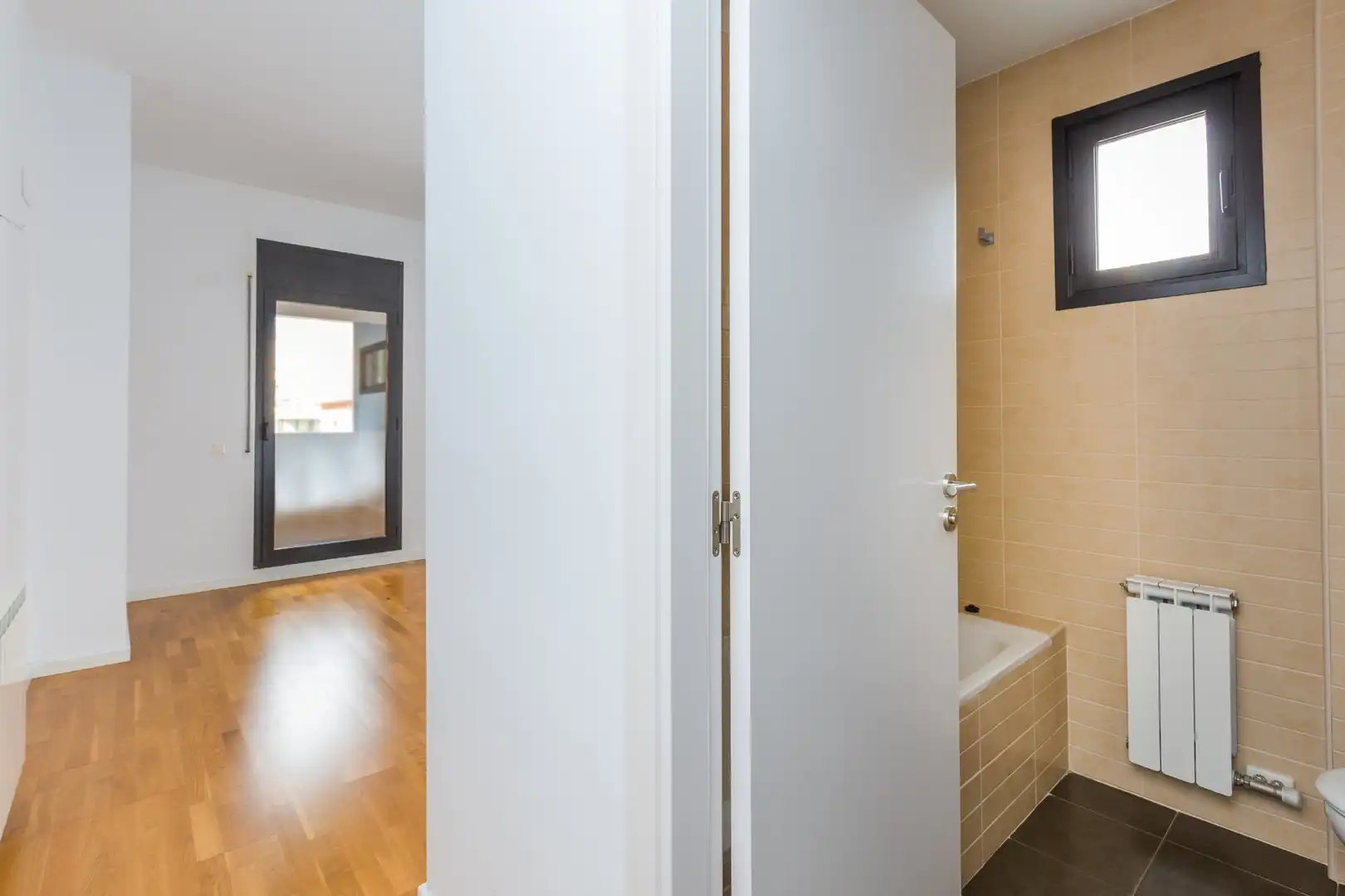 Dúplex en venta en Girona con Calefacción, Parquet y Terraza