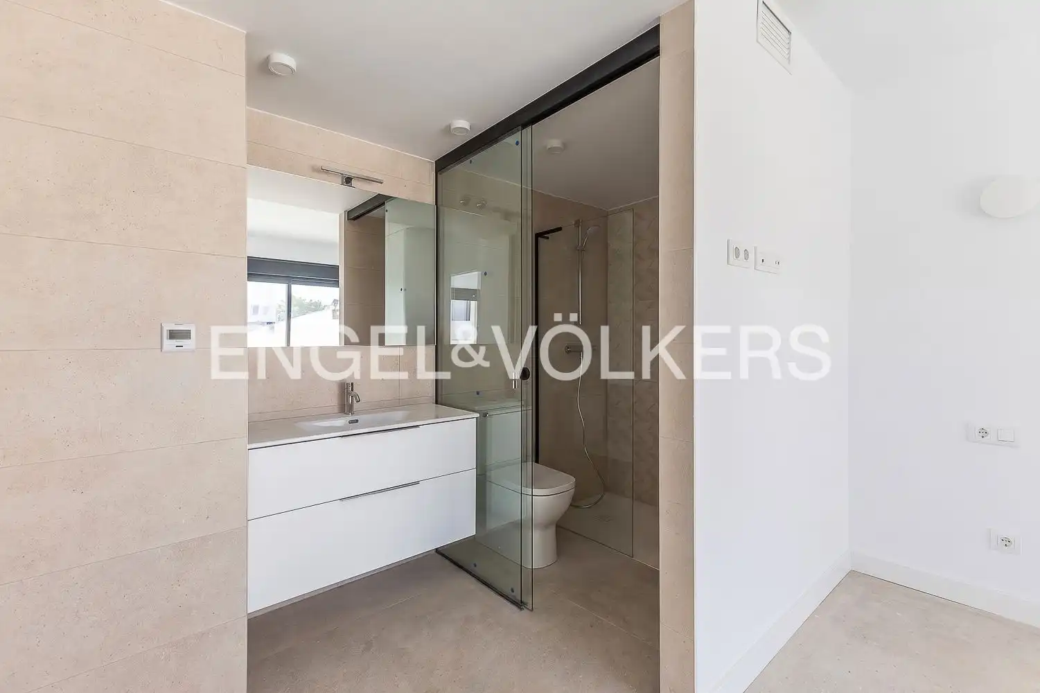 Baño de Piso en venta en Dénia con Aire acondicionado, Calefacción y Jardín privado