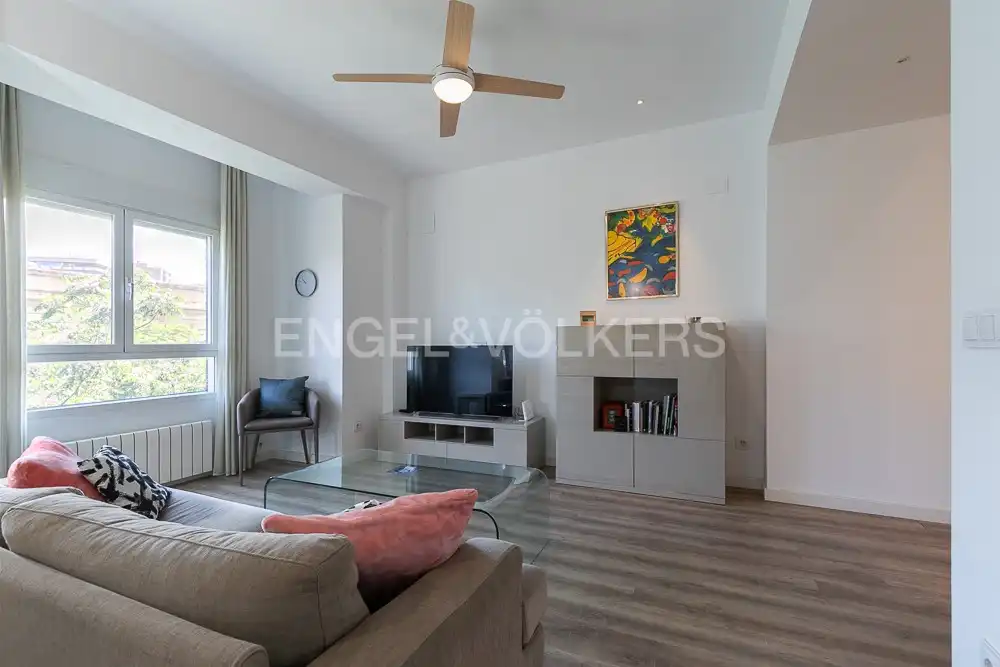 Sala d'estar de Pis de lloguer en Valencia amb Aire condicionat, Calefacció i Parquet