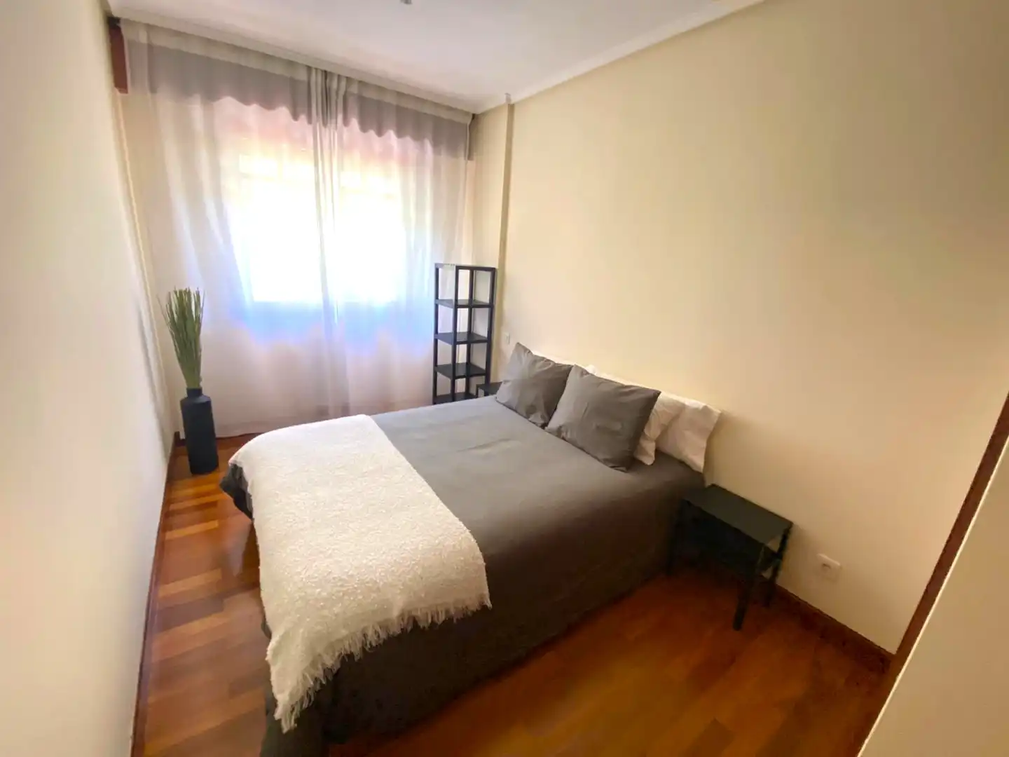Dormitori de Casa adosada en venda en Castro-Urdiales amb Calefacció, Parquet i Terrassa
