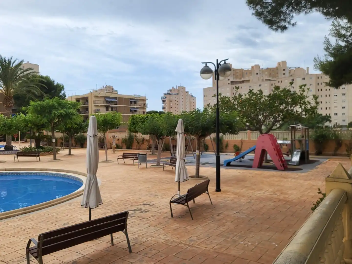 Schwimmbecken von Wohnung zur Miete in El Campello mit Privatgarten, Terrasse und Möbliert