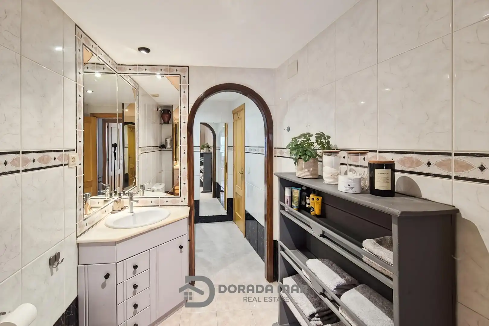 Bathroom of Apartments for sale in Jaca  with Heating, Storage room and Oven