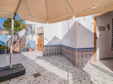 Casa con balcón en venta en Albaicín
