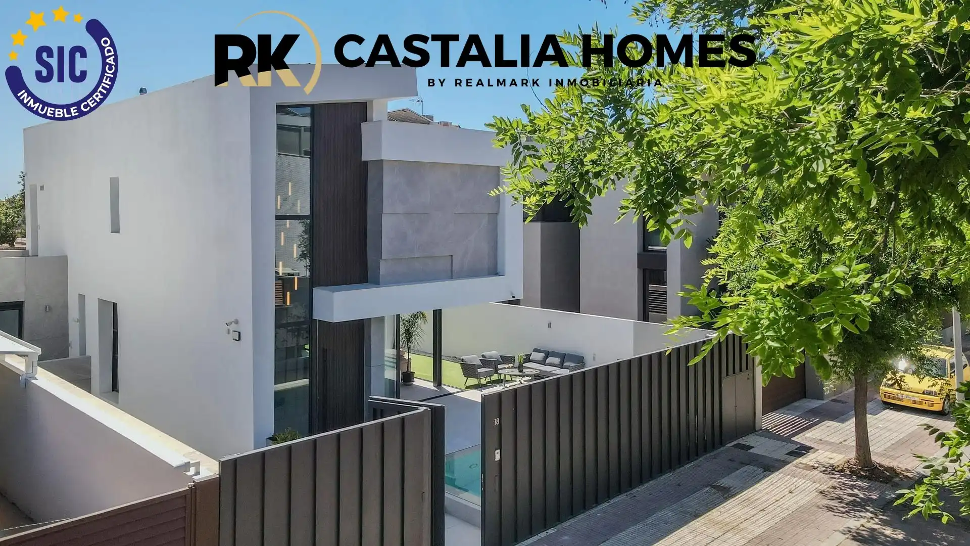 Vista exterior de Casa o xalet en venda en Castellón de la Plana / Castelló de la Plana amb Aire condicionat, Calefacció i Jardí privat