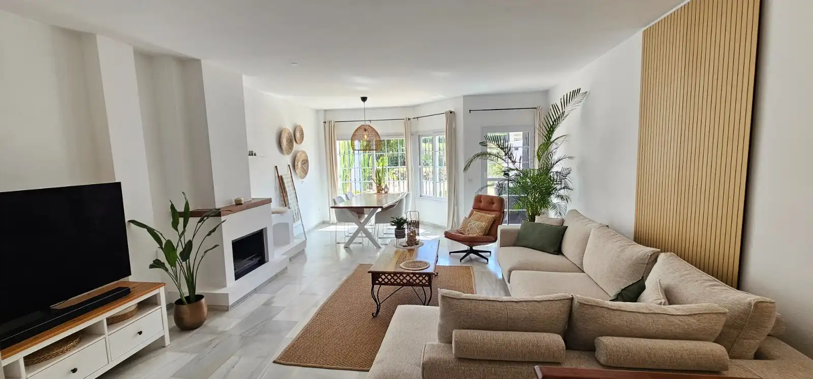 Sala de estar de Casa adosada de alquiler en Alhaurín de la Torre con Aire acondicionado, Jardín privado y Terraza