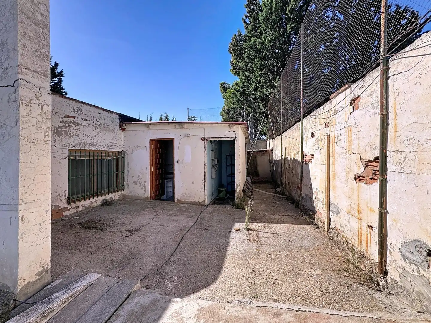 Vista exterior de Finca rústica en venta en Cuarte de Huerva