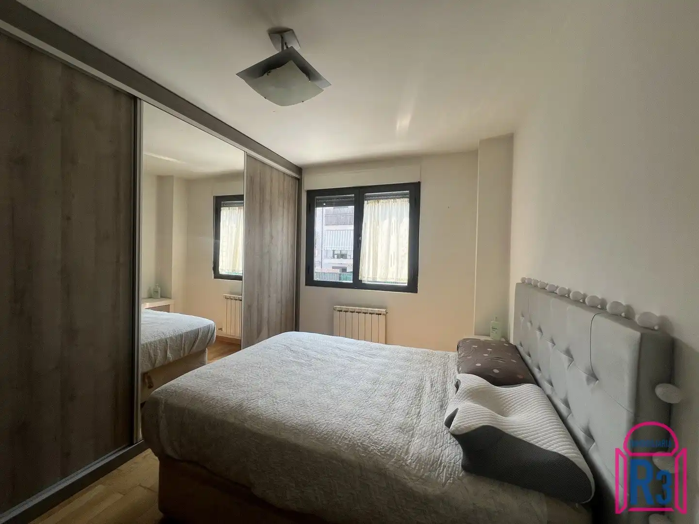 Dormitori de Apartament en venda en Villaquilambre amb Calefacció, Terrassa i Traster