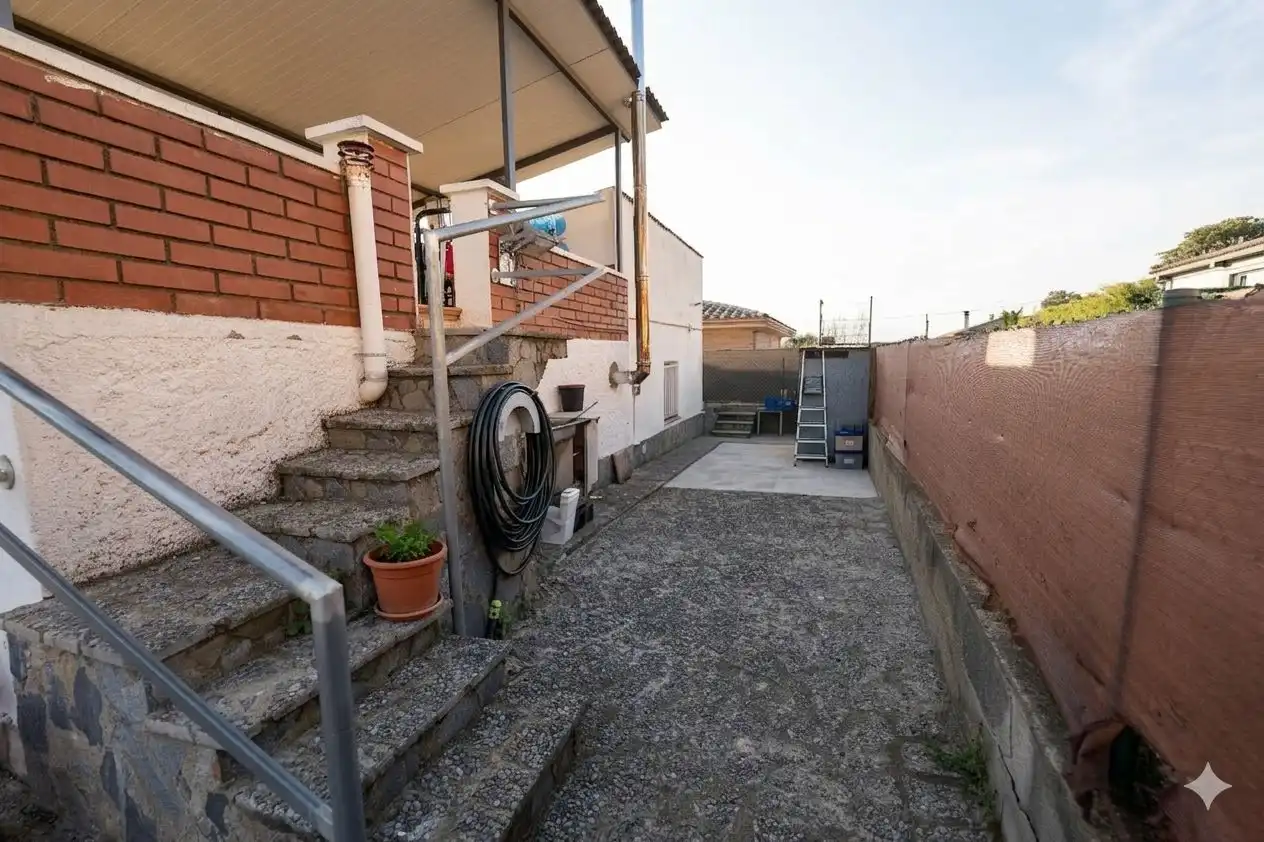 Exterior view of Houses for sale in Sils  with Private garden