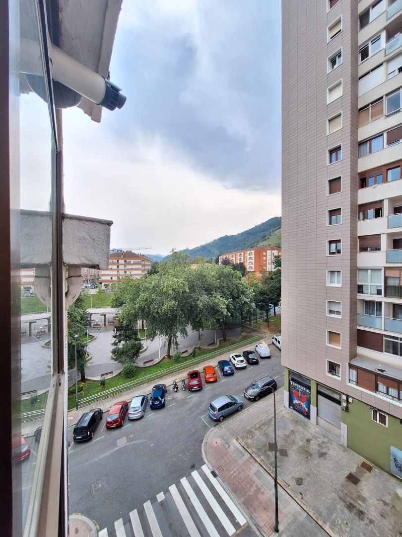 Vista exterior de Pis en venda en Bilbao  amb Calefacció, Forn i Rentadora
