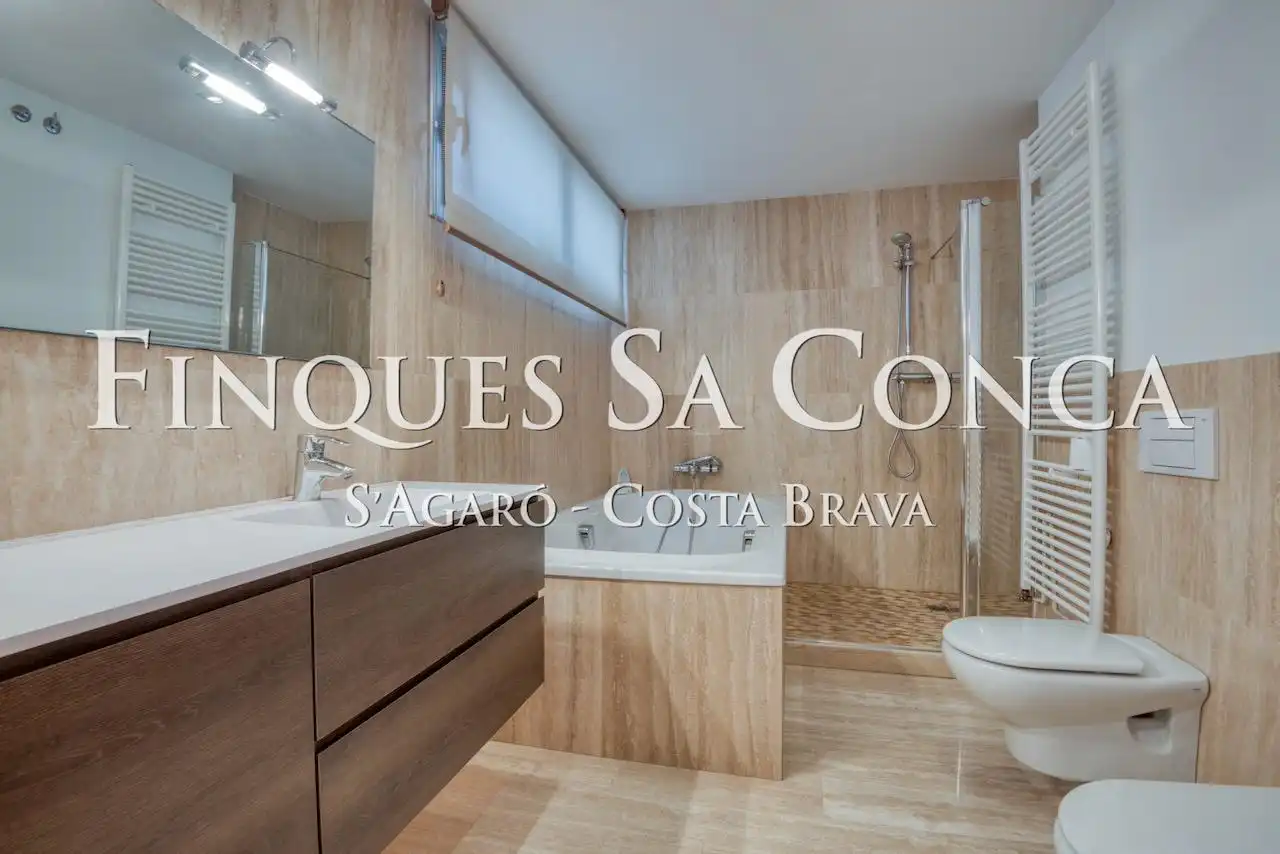 Baño de Casa o chalet de alquiler en Sant Feliu de Guíxols con Aire acondicionado, Calefacción y Terraza