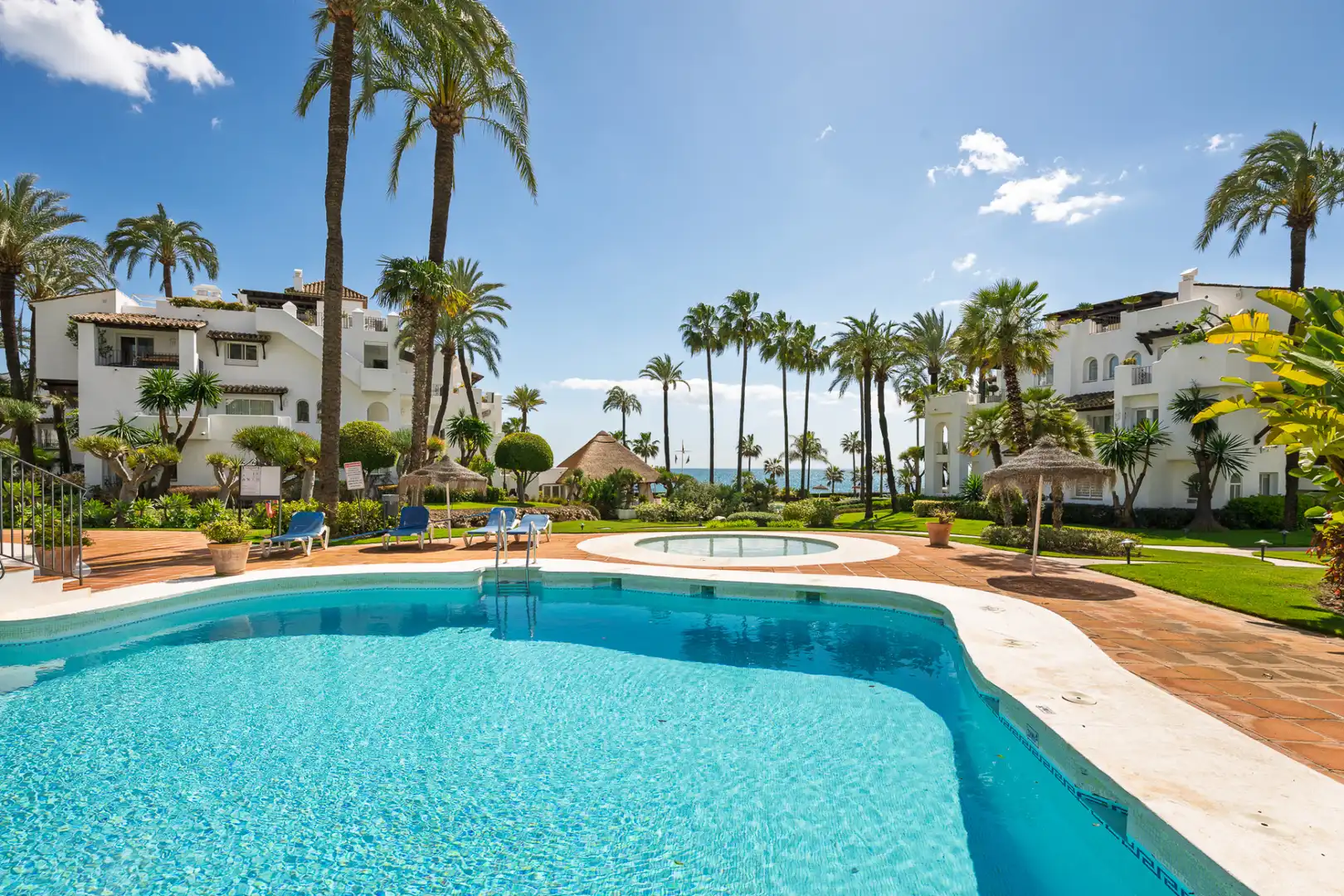 Garden of Ground floor for sale in Estepona  with Air Conditioner, Terrace and Swimming Pool