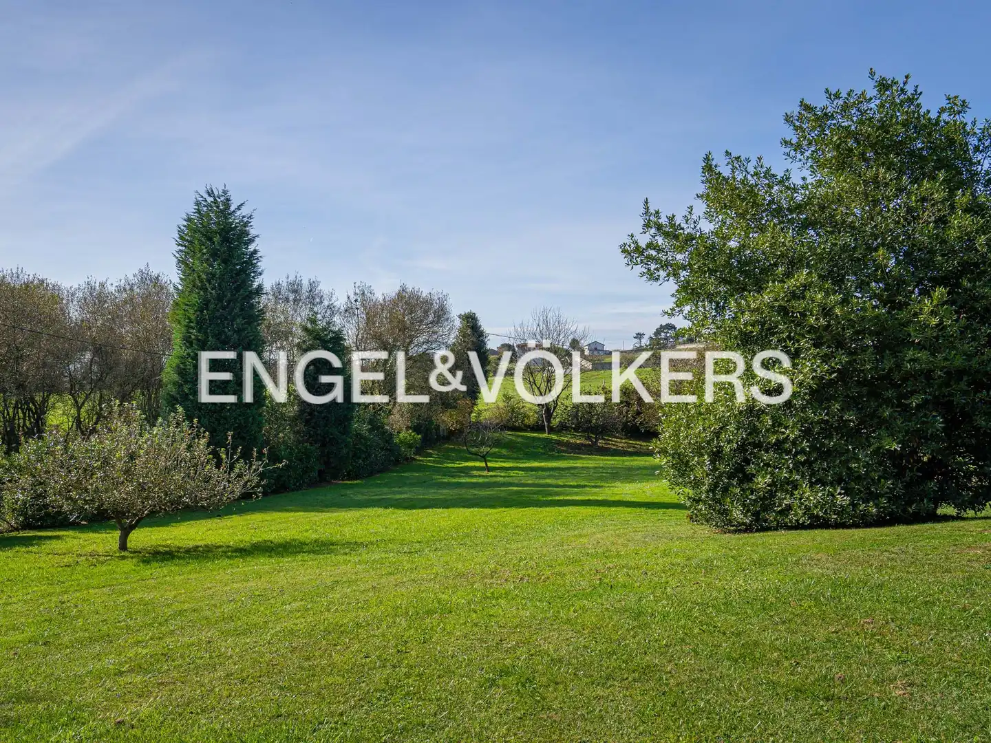 Casa con jardín en venta en Llanera, imagen 2
