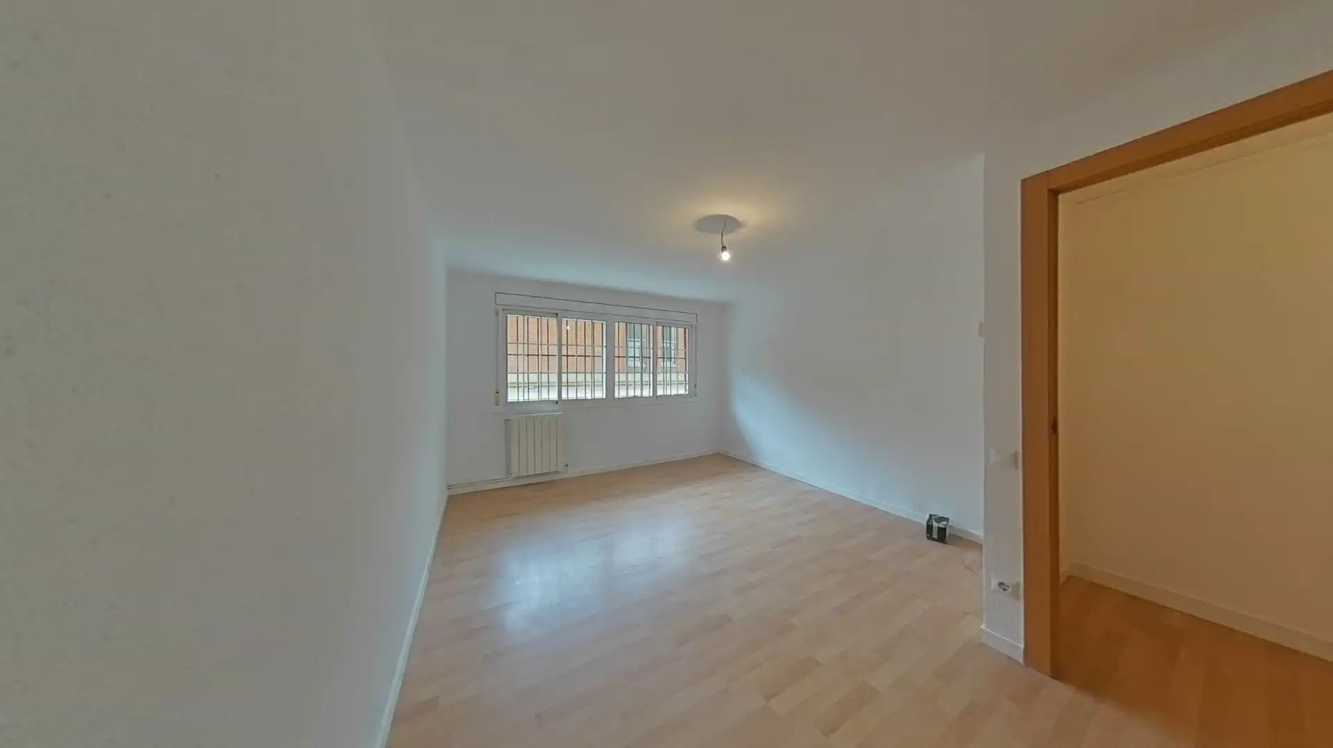 Bedroom of Flat for sale in L'Hospitalet de Llobregat  with Air Conditioner and Heating