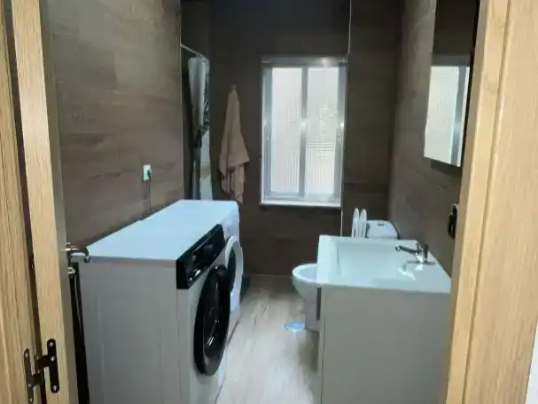 Bathroom of Flat for rent in Degaña  with Parquet flooring and Furnished