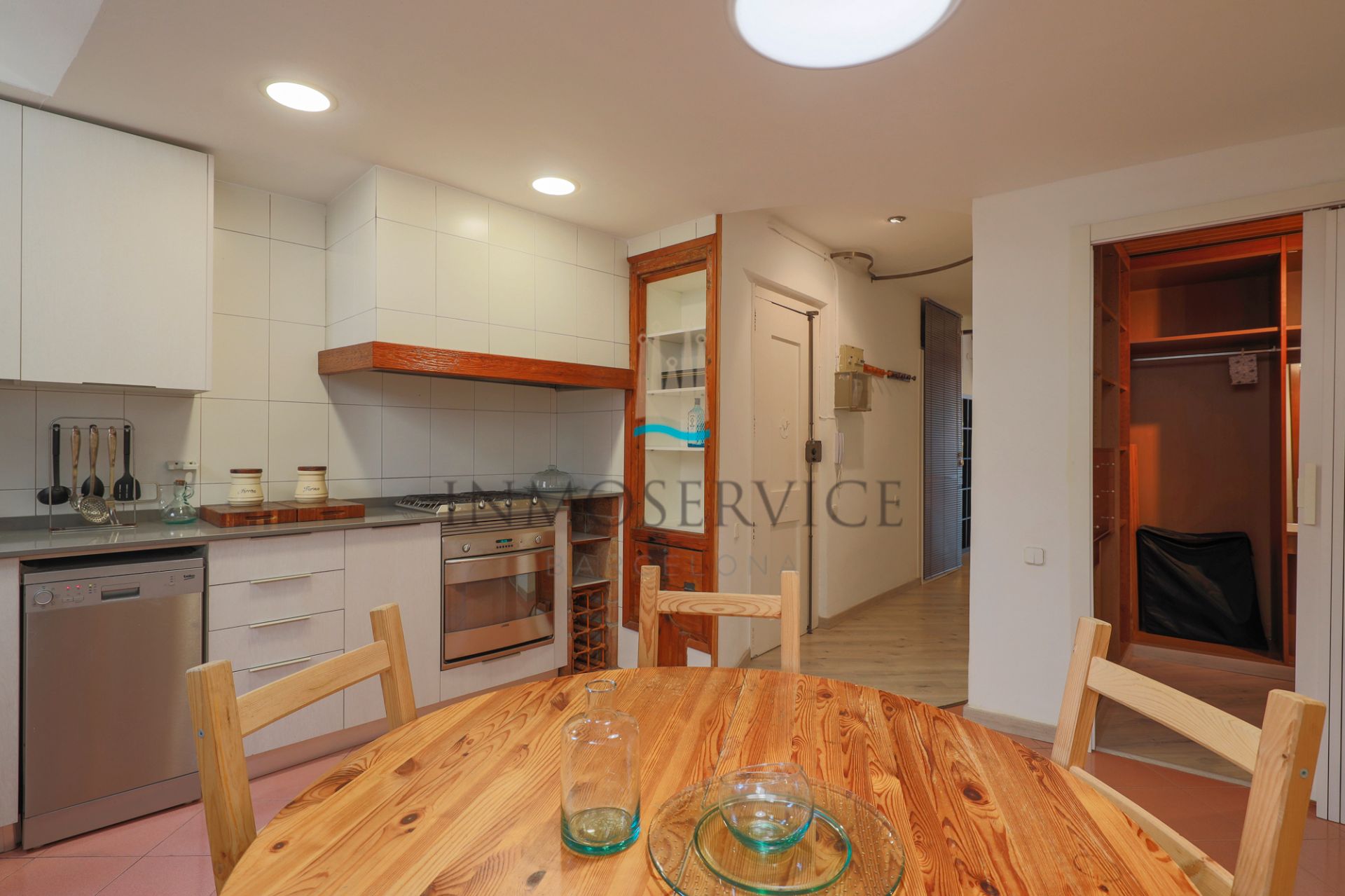 Cocina de Piso de alquiler en  Barcelona Capital con Aire acondicionado, Calefacción y Amueblado