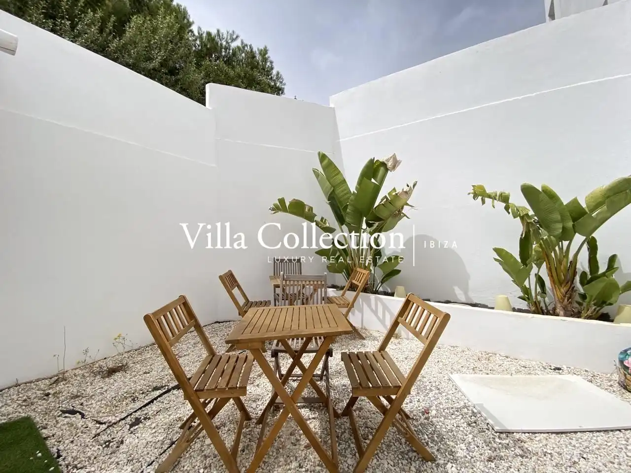 Terrasse von Einfamilien-Reihenhaus zum Verkauf in Sant Josep de sa Talaia mit Privatgarten, Terrasse und Schwimmbad
