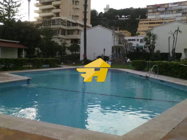 Piso en Alquiler en Pasaje Ciudad de Porcuna en La Carihuela - Los Nidos