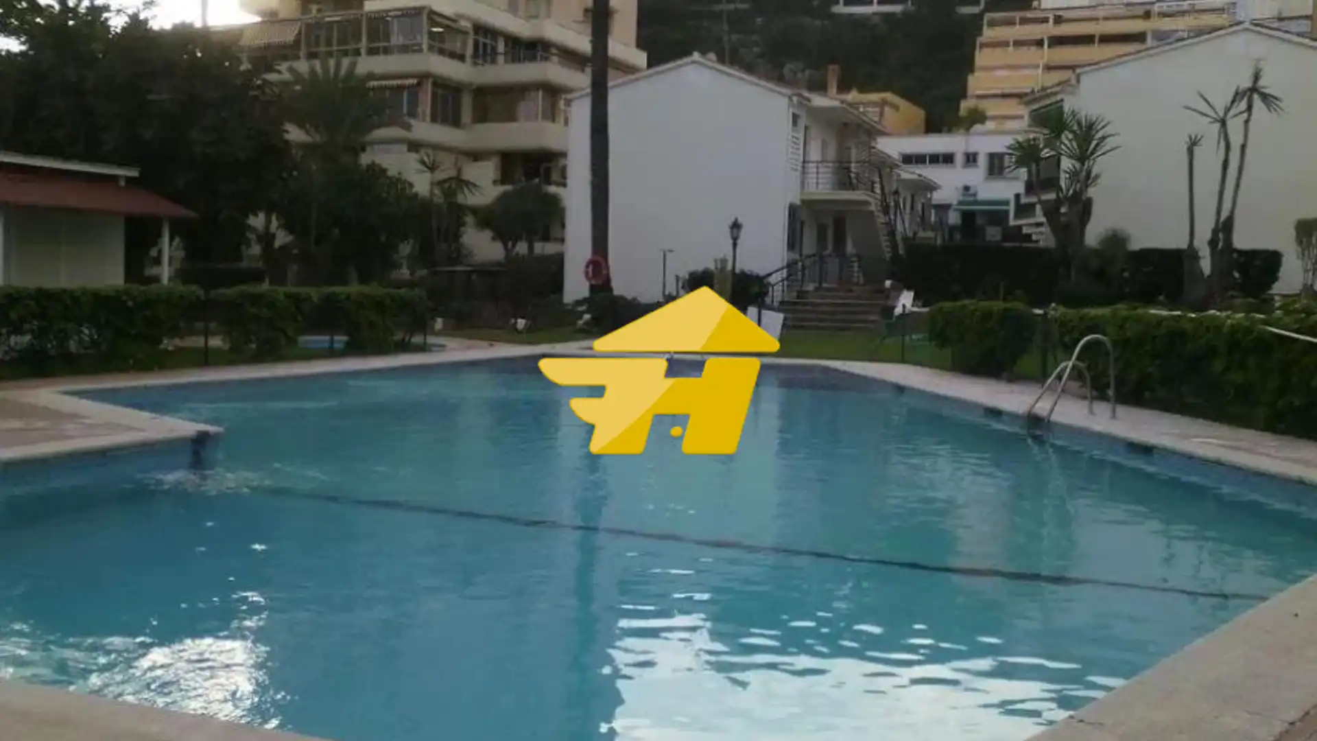 Piscina de Piso de alquiler en Torremolinos con Aire acondicionado, Jardín privado y Piscina