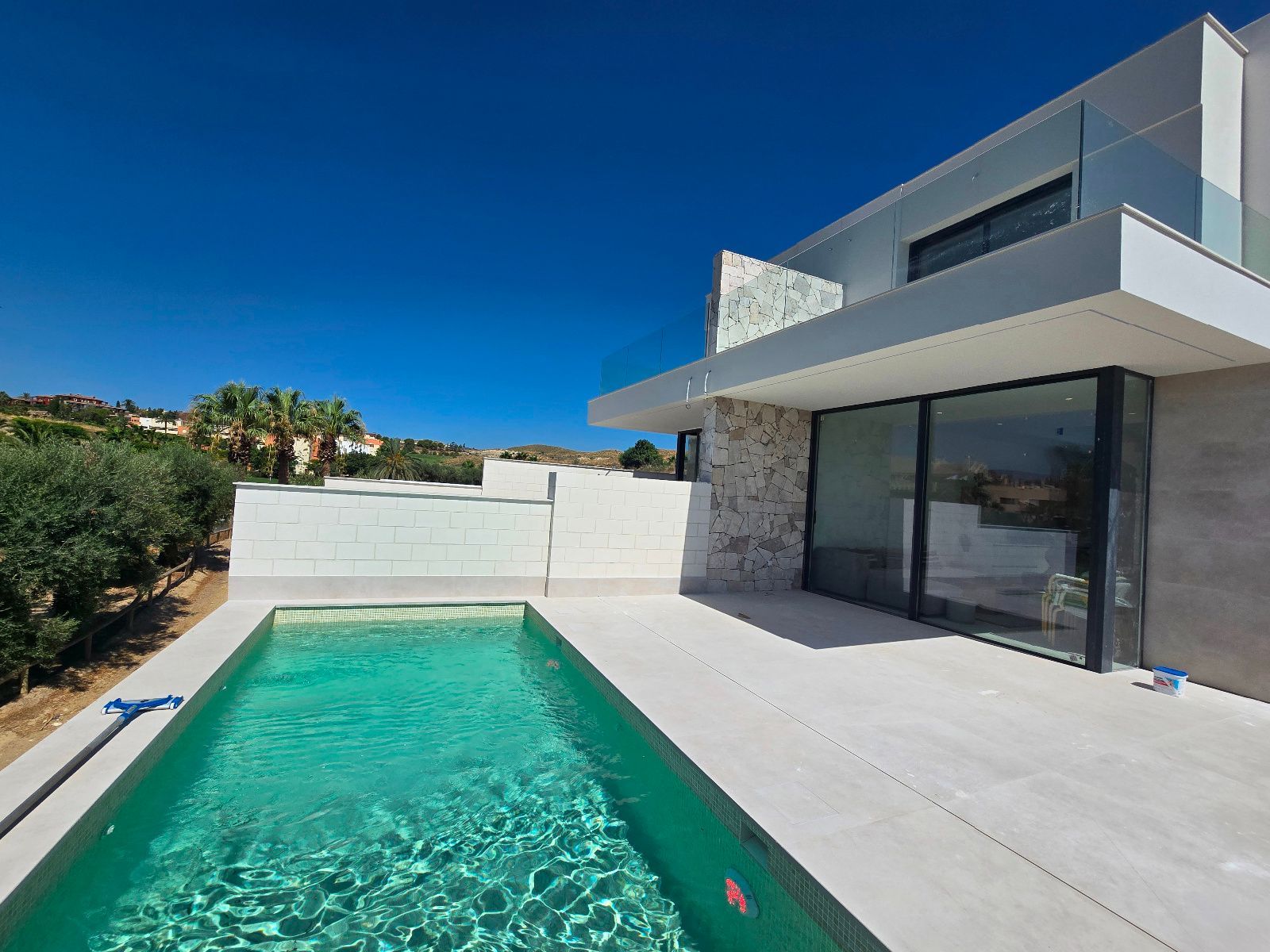 Piscina de Casa adosada en venda en Vera amb Aire condicionat, Jardí privat i Terrassa