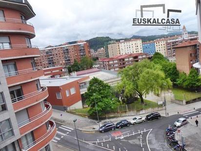 Vista exterior de Pis en venda en Bilbao  amb Terrassa