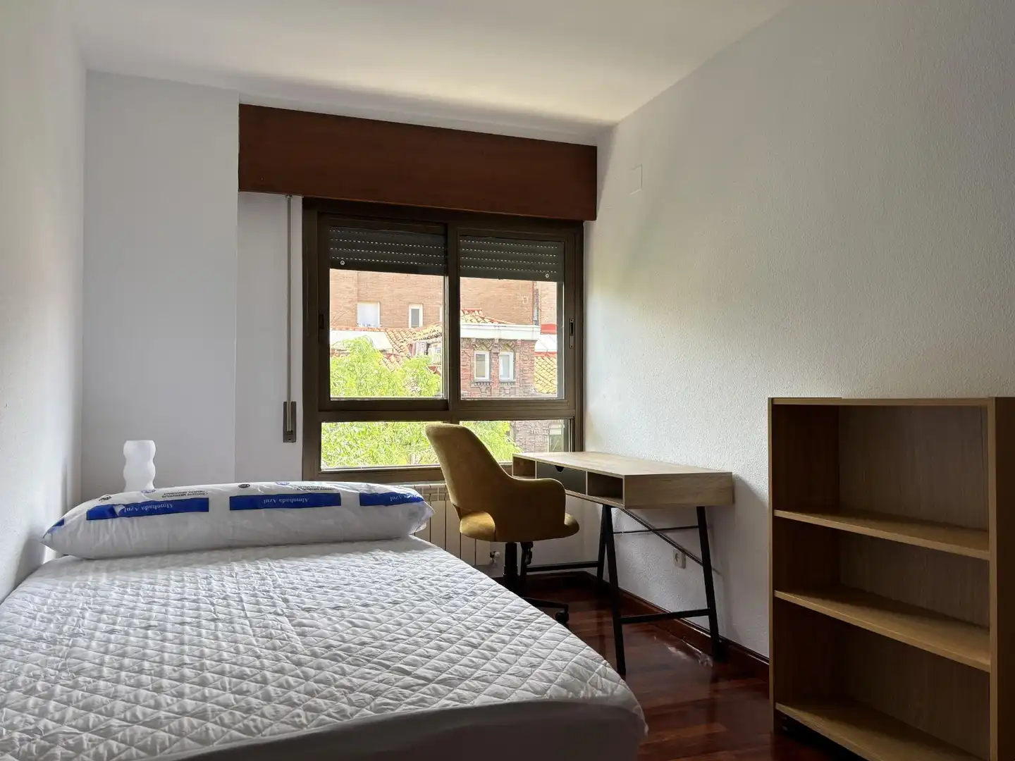 Bedroom of Flat for rent in Madrid  with Air Conditioner, Heating and Parquet flooring