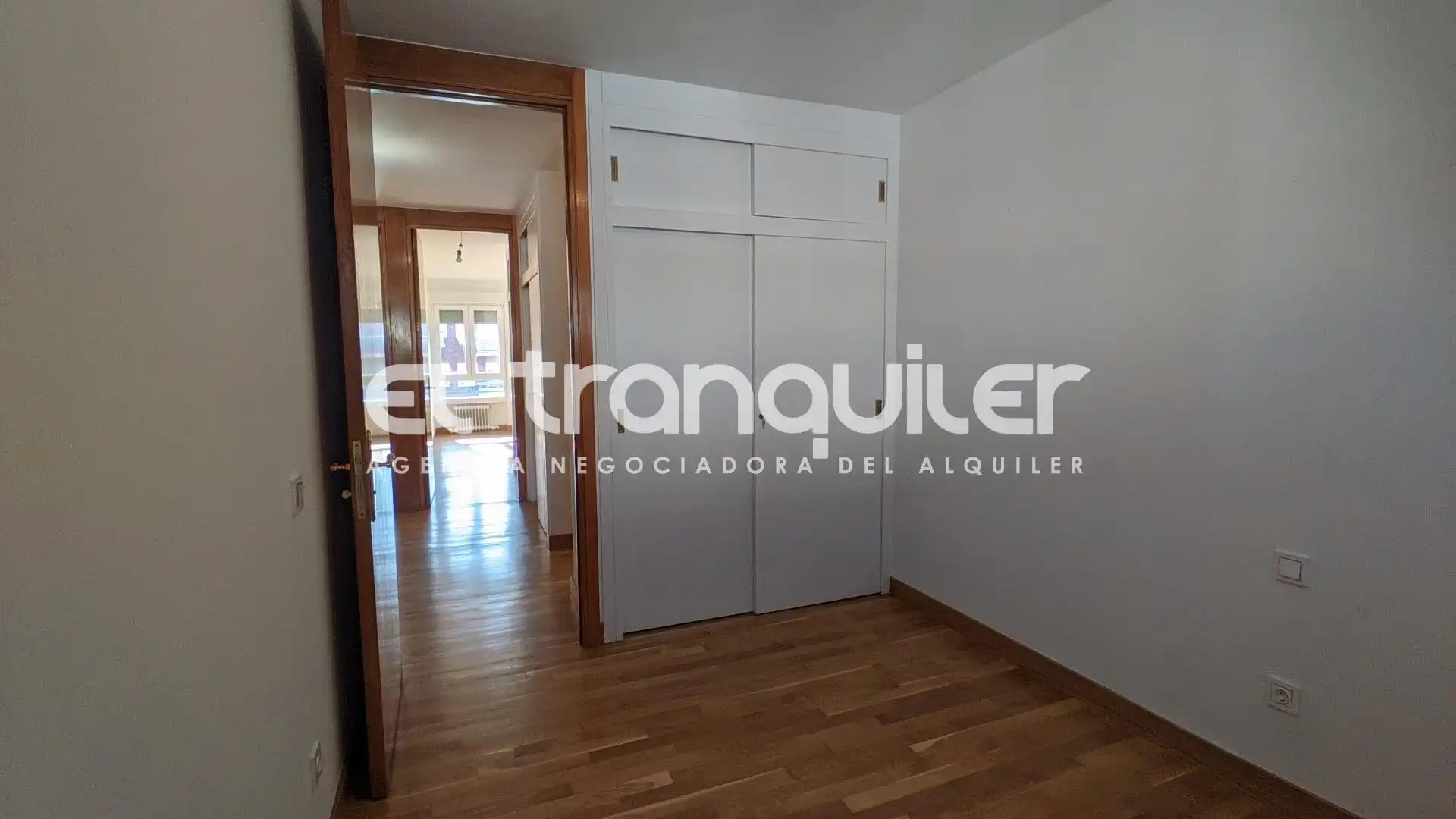 Wohnung zum Verkauf in Madrid mit Klimaanlage, Parkett und Terrasse