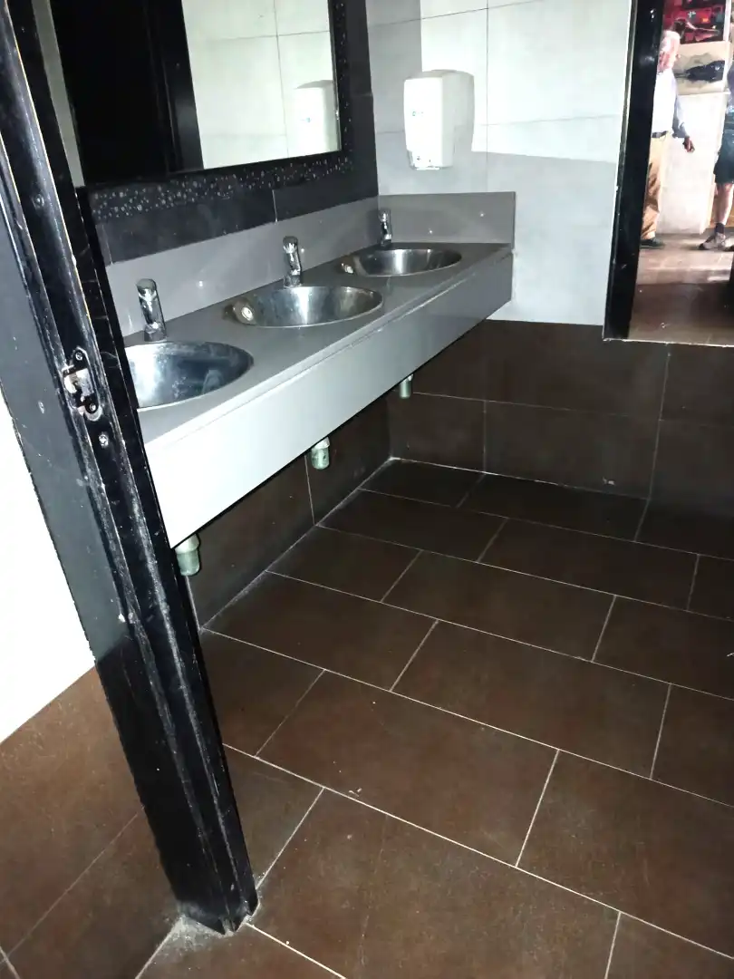 Locale commerciale in affitto a Numancia - San Fernando, imagen 10