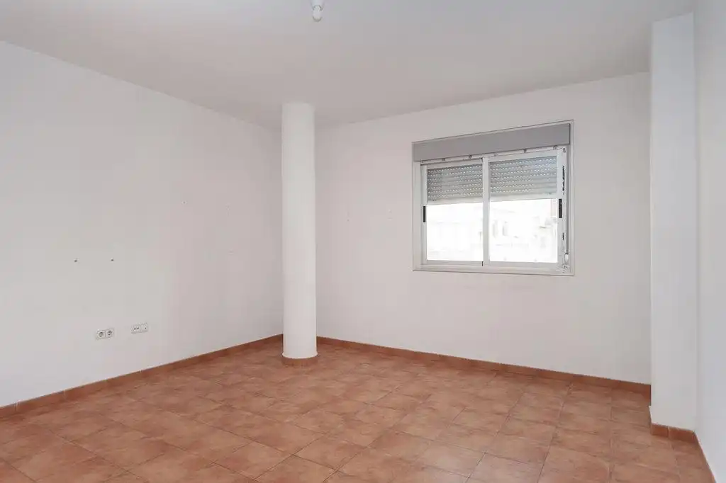 Piso con ascensor en venta en Calle POLO MEDINA, imagen 3