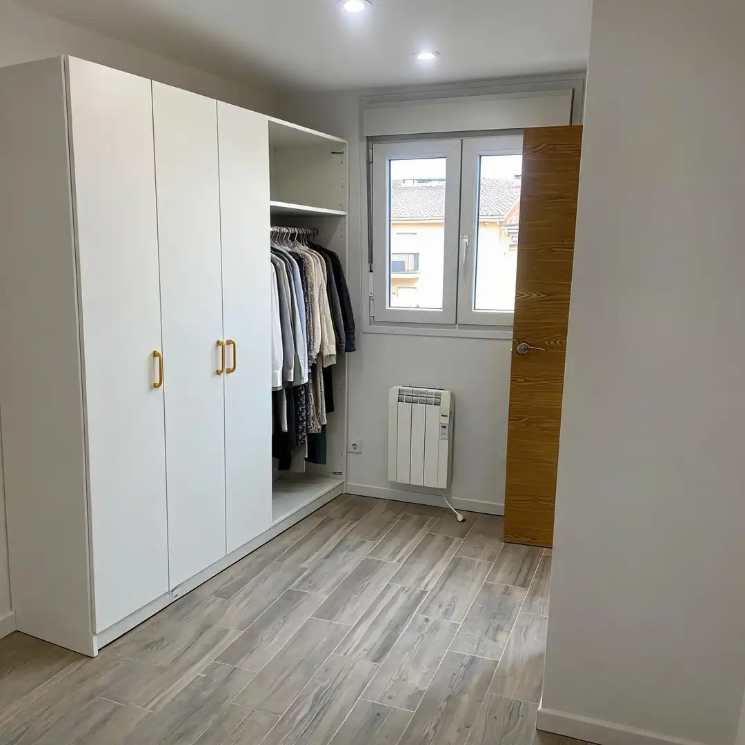 Schlafzimmer von Wohnung zum Verkauf in Manlleu mit Klimaanlage, Heizung und Balkon