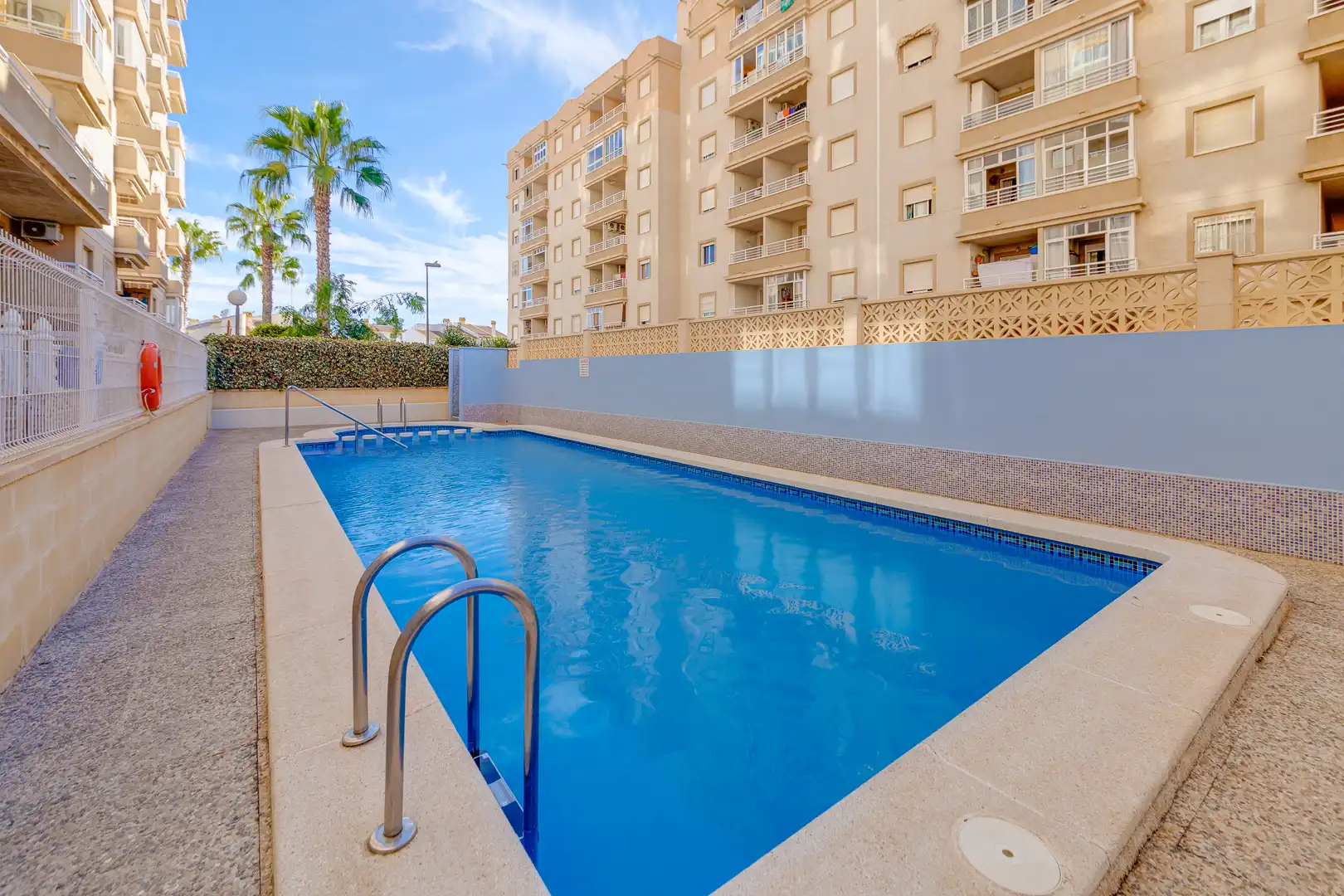 Piscina de Pis en venda en Nueva Torrevieja - Aguas Nuevas