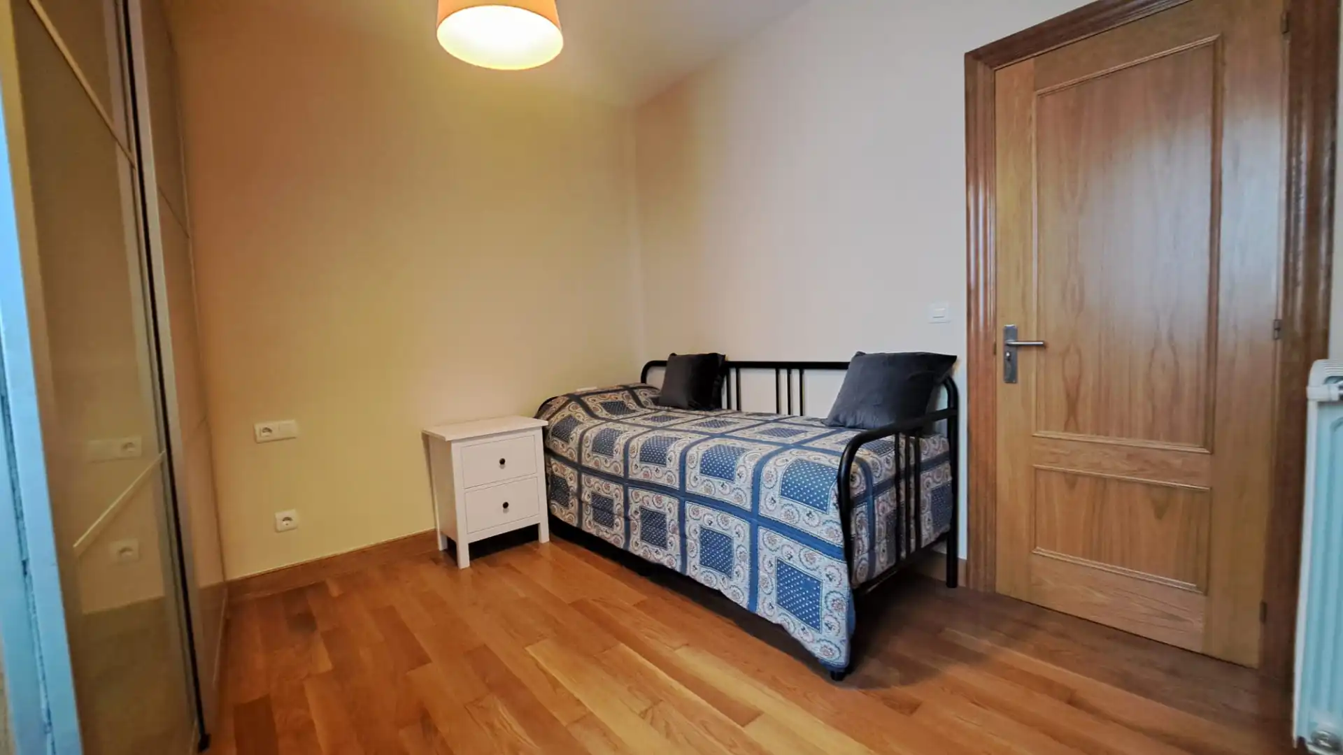 Bedroom of Flat for sale in Bilbao   with Heating, Oven and Washing machine