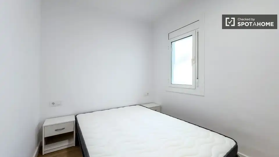 Bedroom of Flat for share in Can Serra - Pubilla Cases