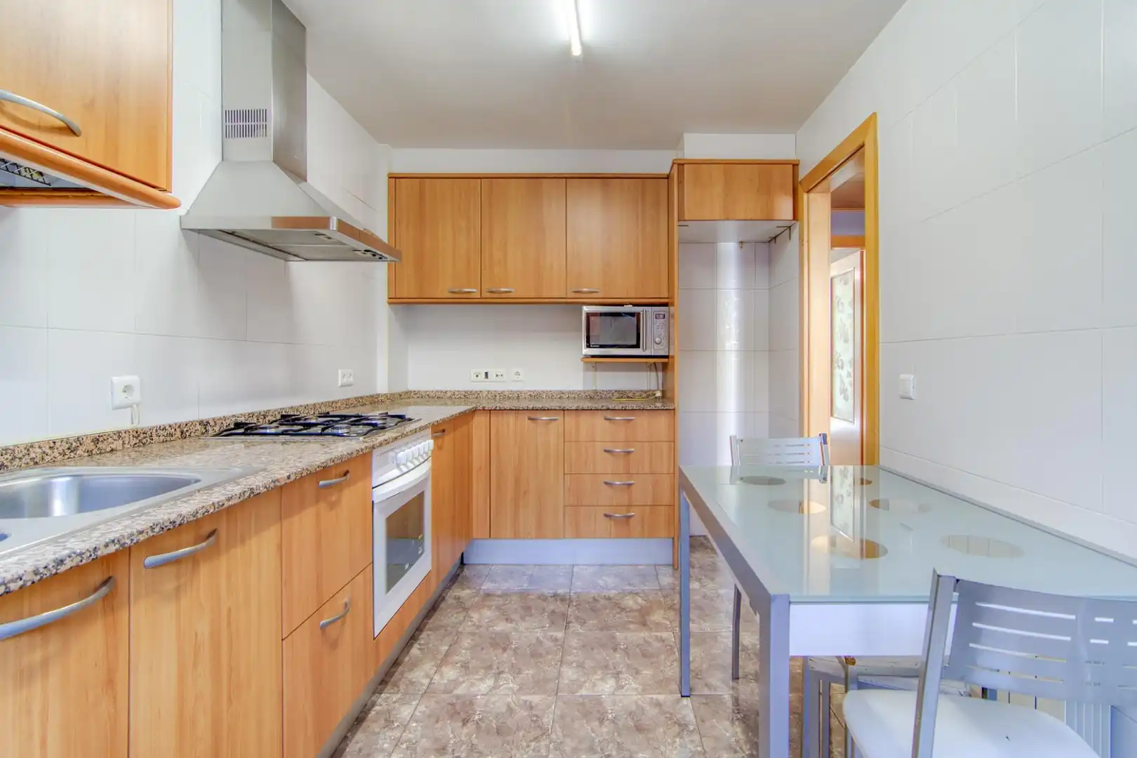 Cocina de Casa adosada en venta en Figueres con Calefacción, Jardín privado y Balcón