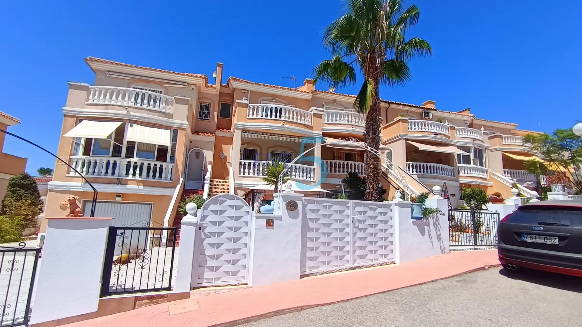 Vista exterior de Casa adosada en venda en Rojales amb Aire condicionat, Calefacció i Terrassa