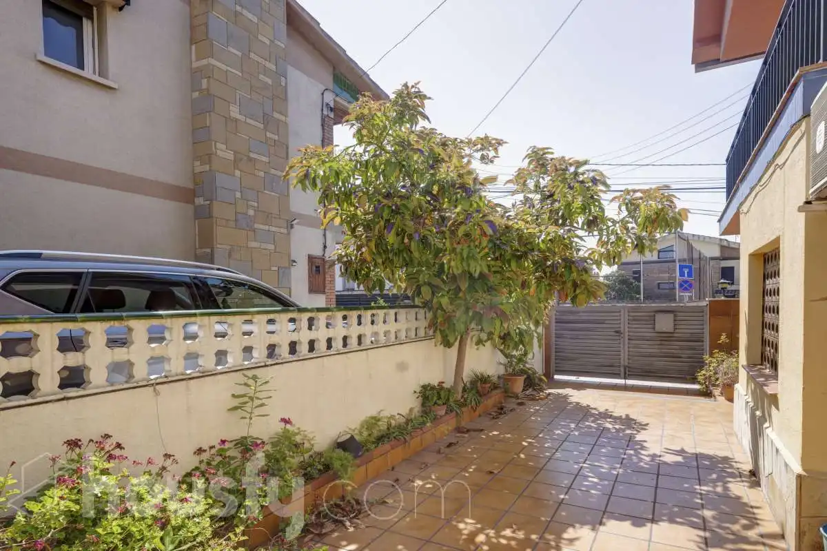 Vista exterior de Casa o xalet en venda en Premià de Mar amb Aire condicionat, Calefacció i Terrassa