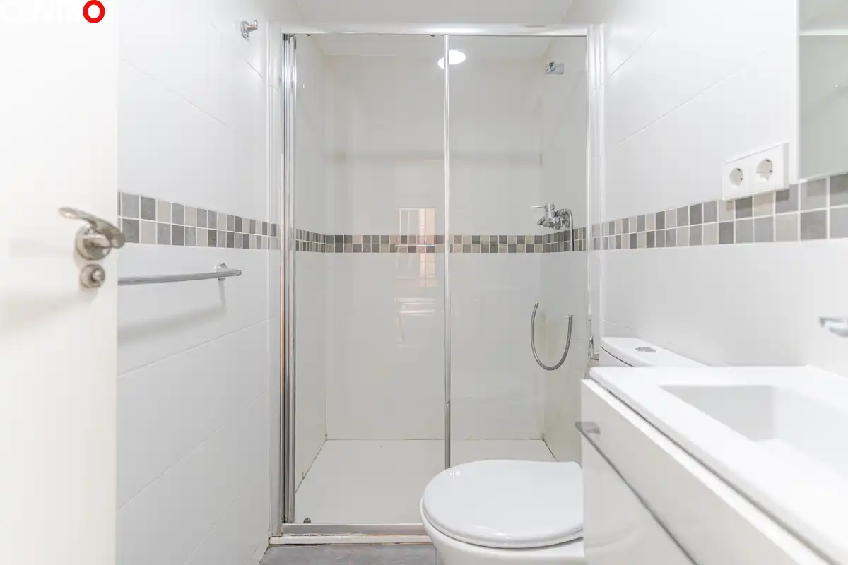 Baño de Piso en venta en Granada con Aire acondicionado y Terraza