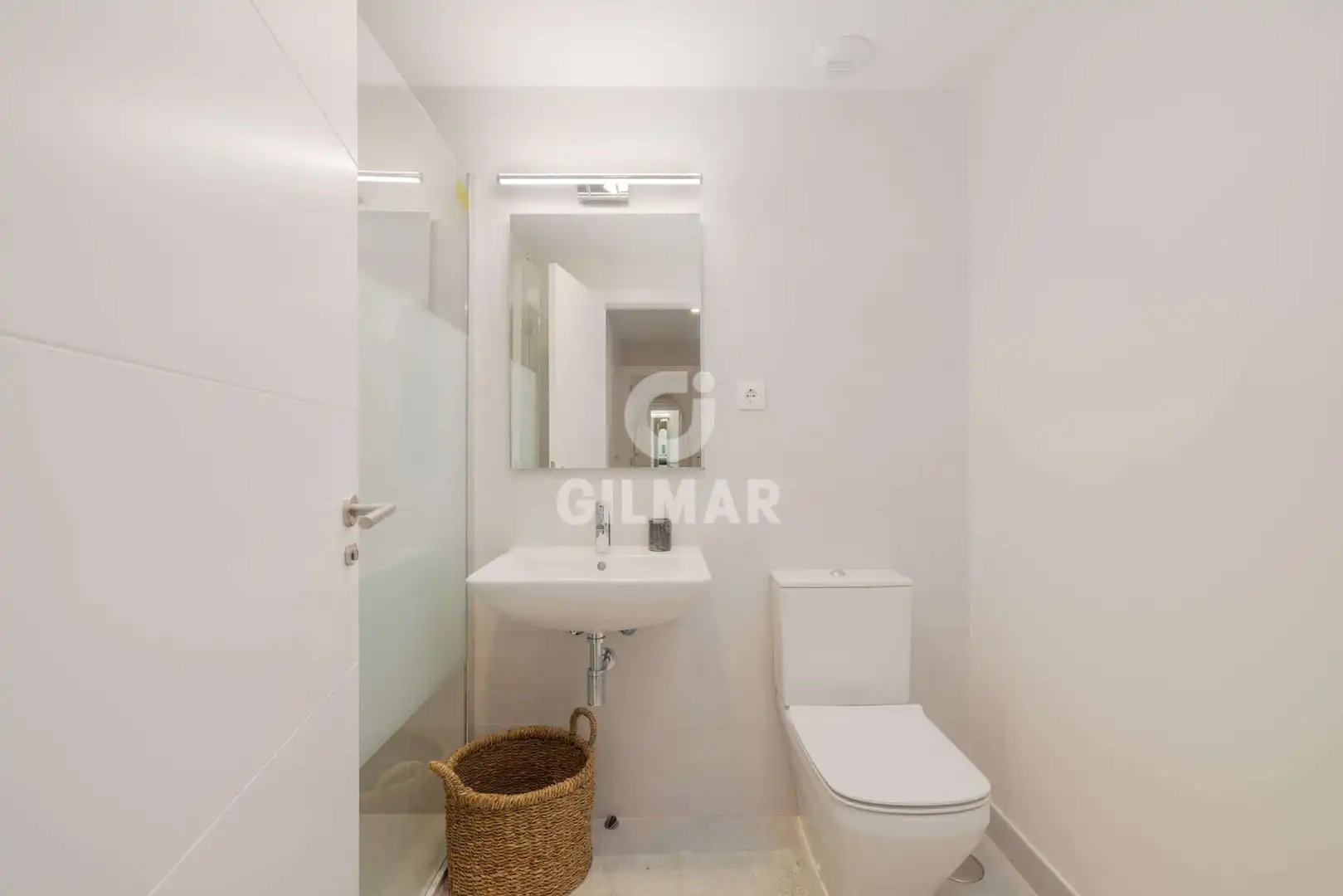 Baño de Ático en venta en Estepona con Calefacción, Trastero y Piscina