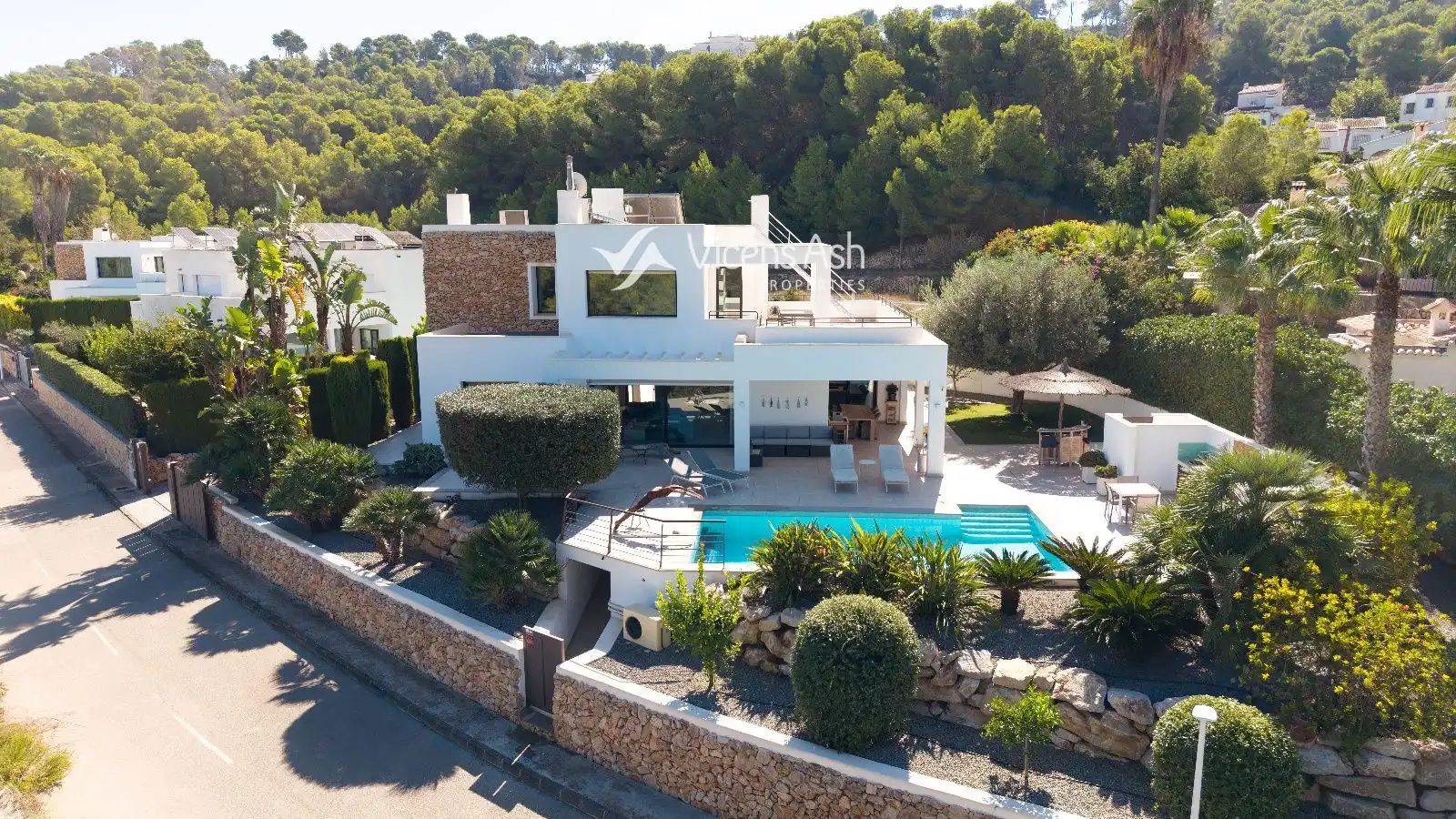 House with pool for sale in Xicoria