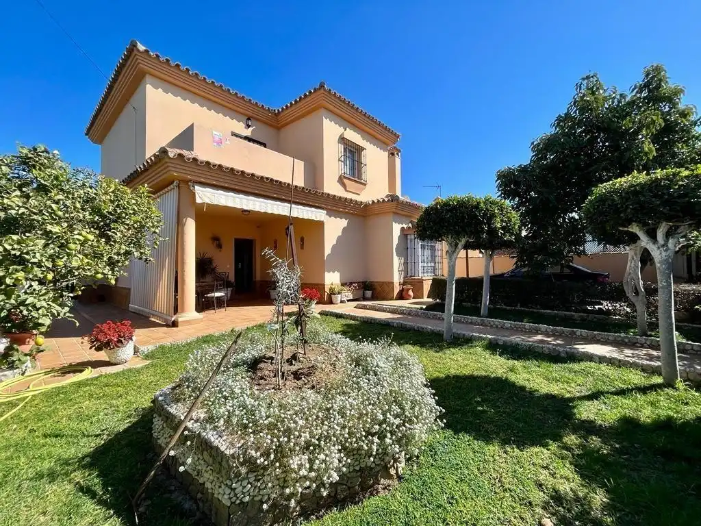 Jardín de Casa o chalet en venta en Chiclana de la Frontera con Jardín privado, Terraza y Trastero
