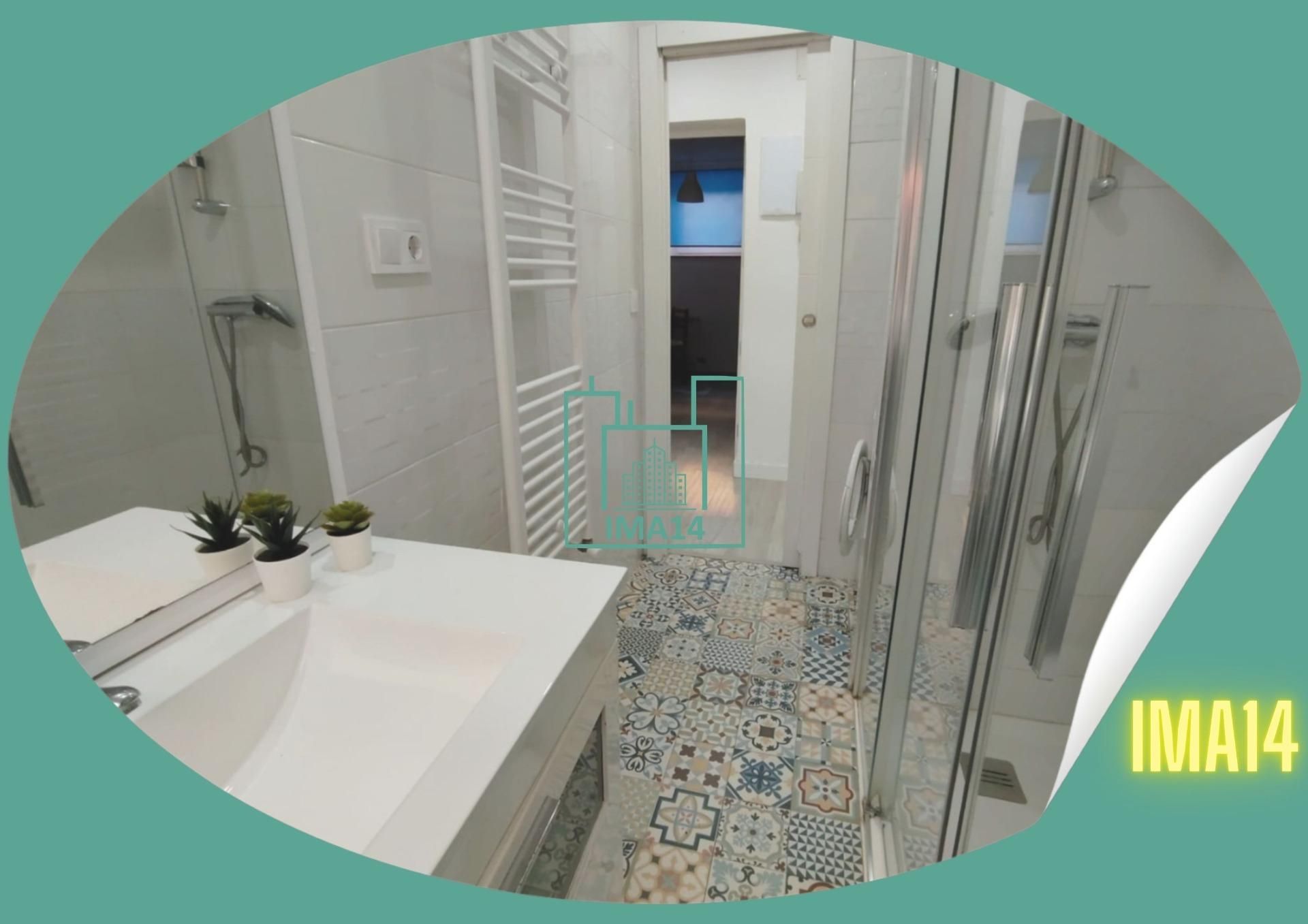 Bany de Apartament en venda en León Capital  amb Calefacció i Traster